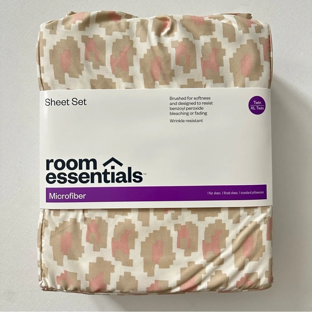 Room Essentials Microfiber Sheet Set in Cream and Pink Pattern Size Twin/Twin XL